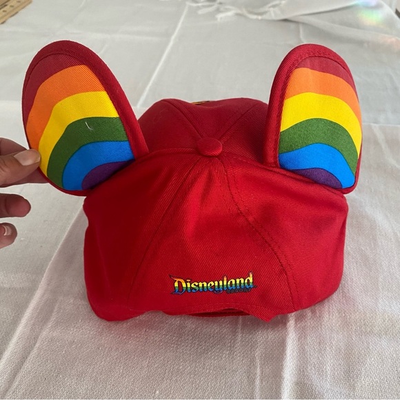 NWOT Disney Parks rainbow baseball hat with adjustable sizing - Picture 9 of 14